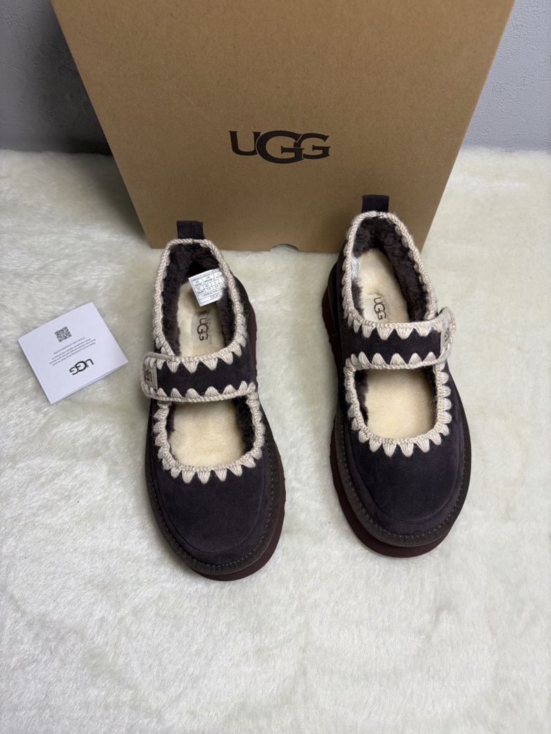 Ugg Flat Shoes